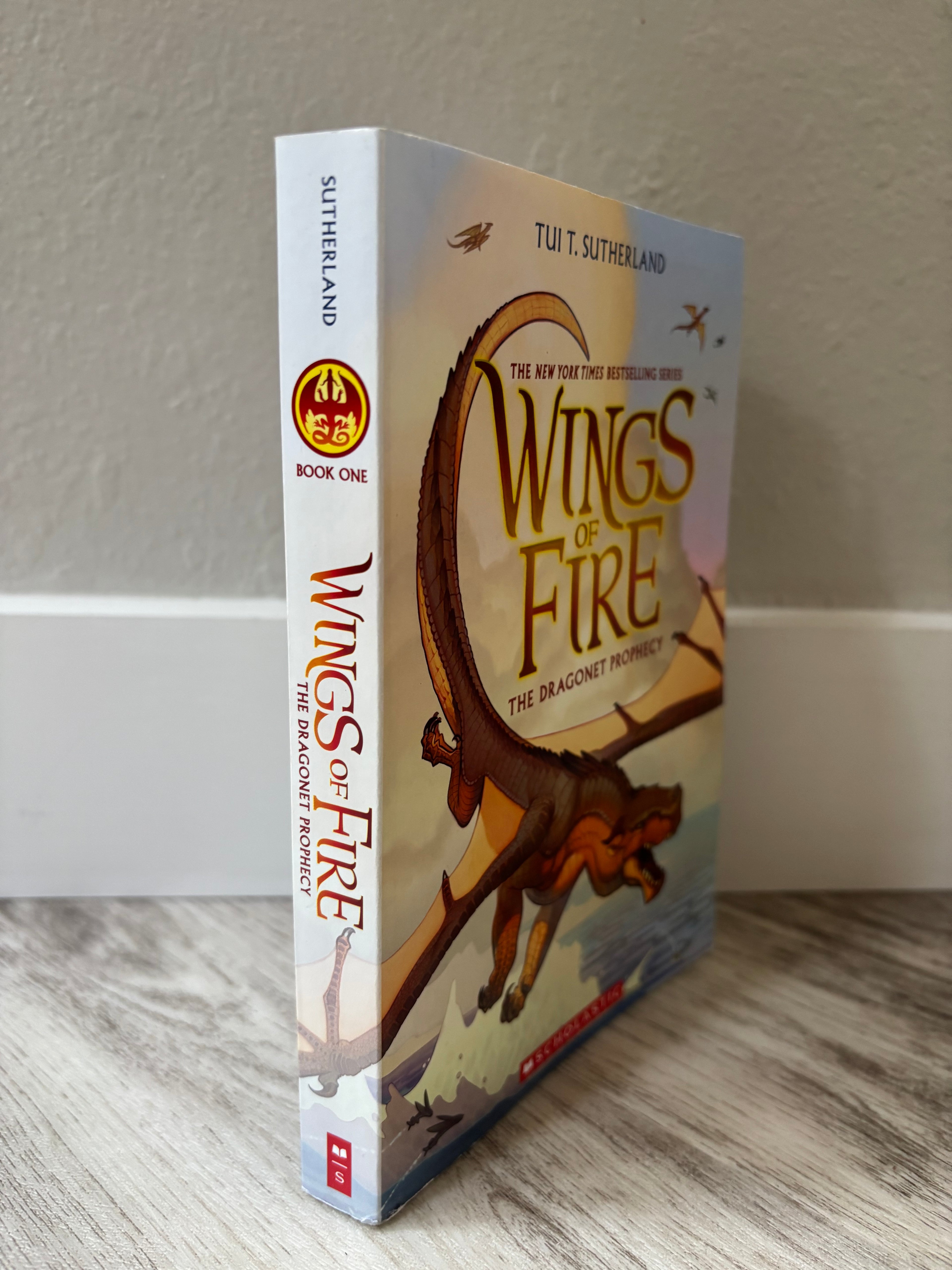 Wings of Fire: The Dragonet Prophecy by Tui T. Sutherland