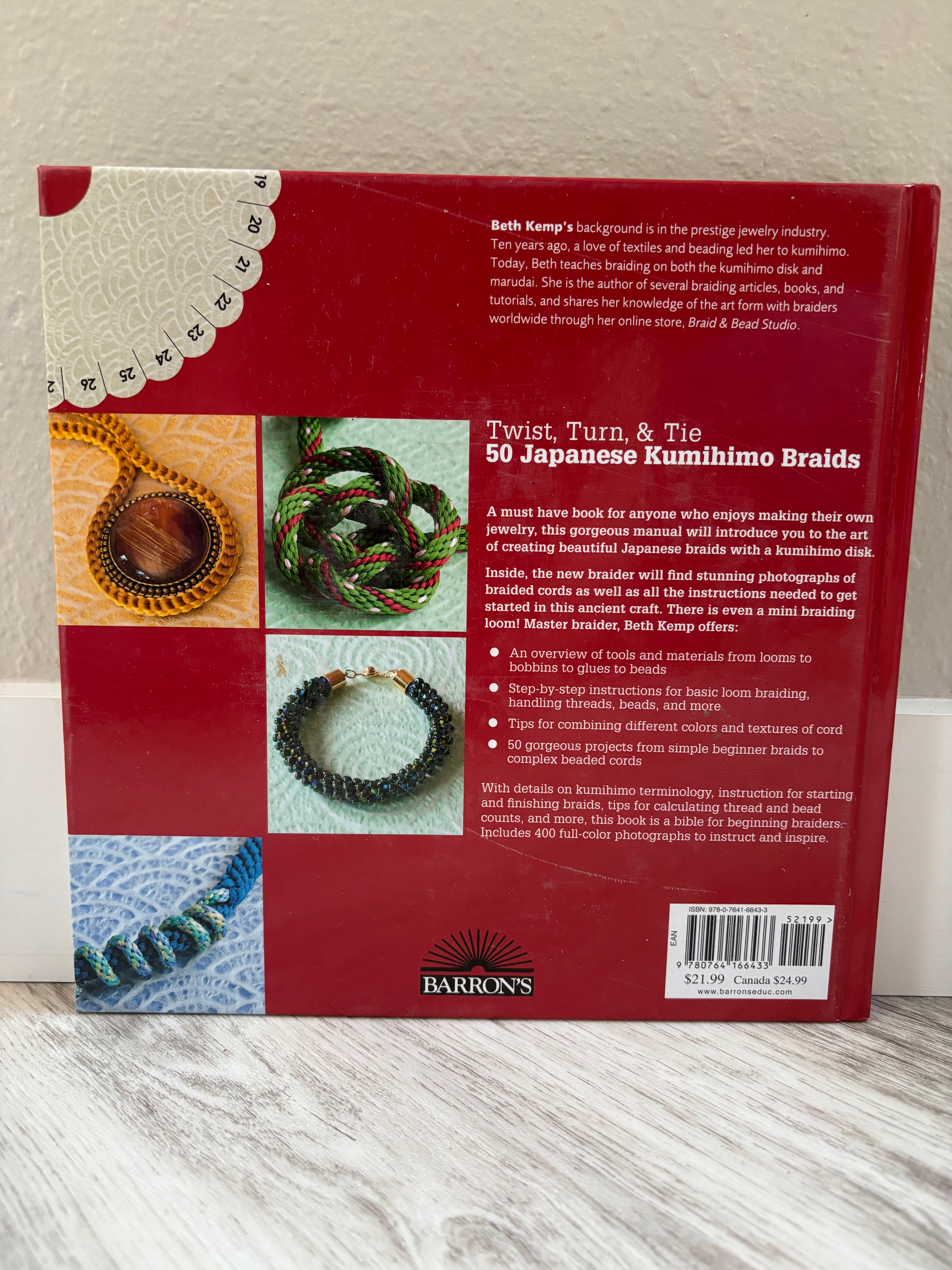 Twist, Turn & Tie: 50 Japanese Kumihimo Braids by Beth Kemp