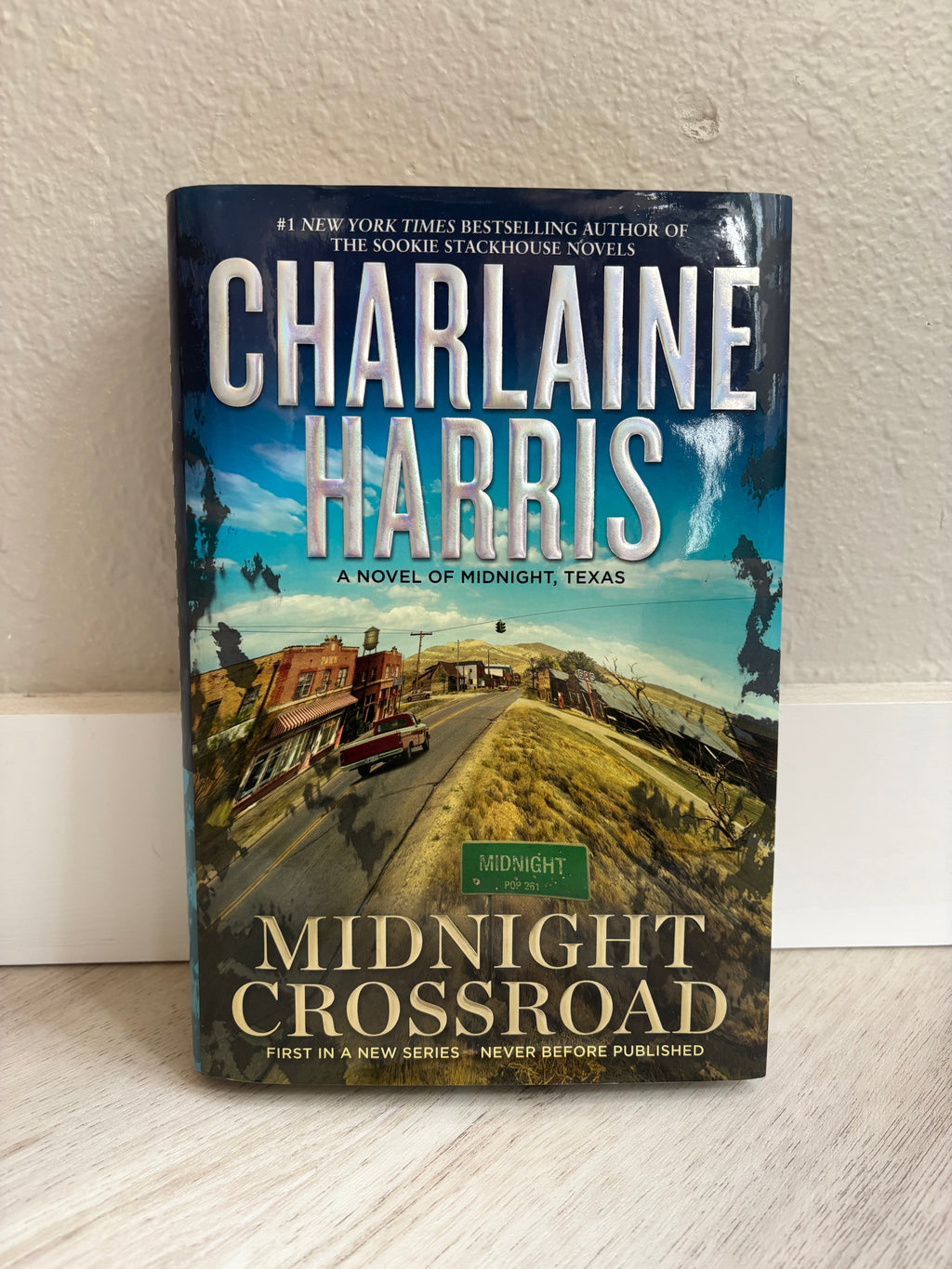 Midnight Crossroad by Charlaine Harris