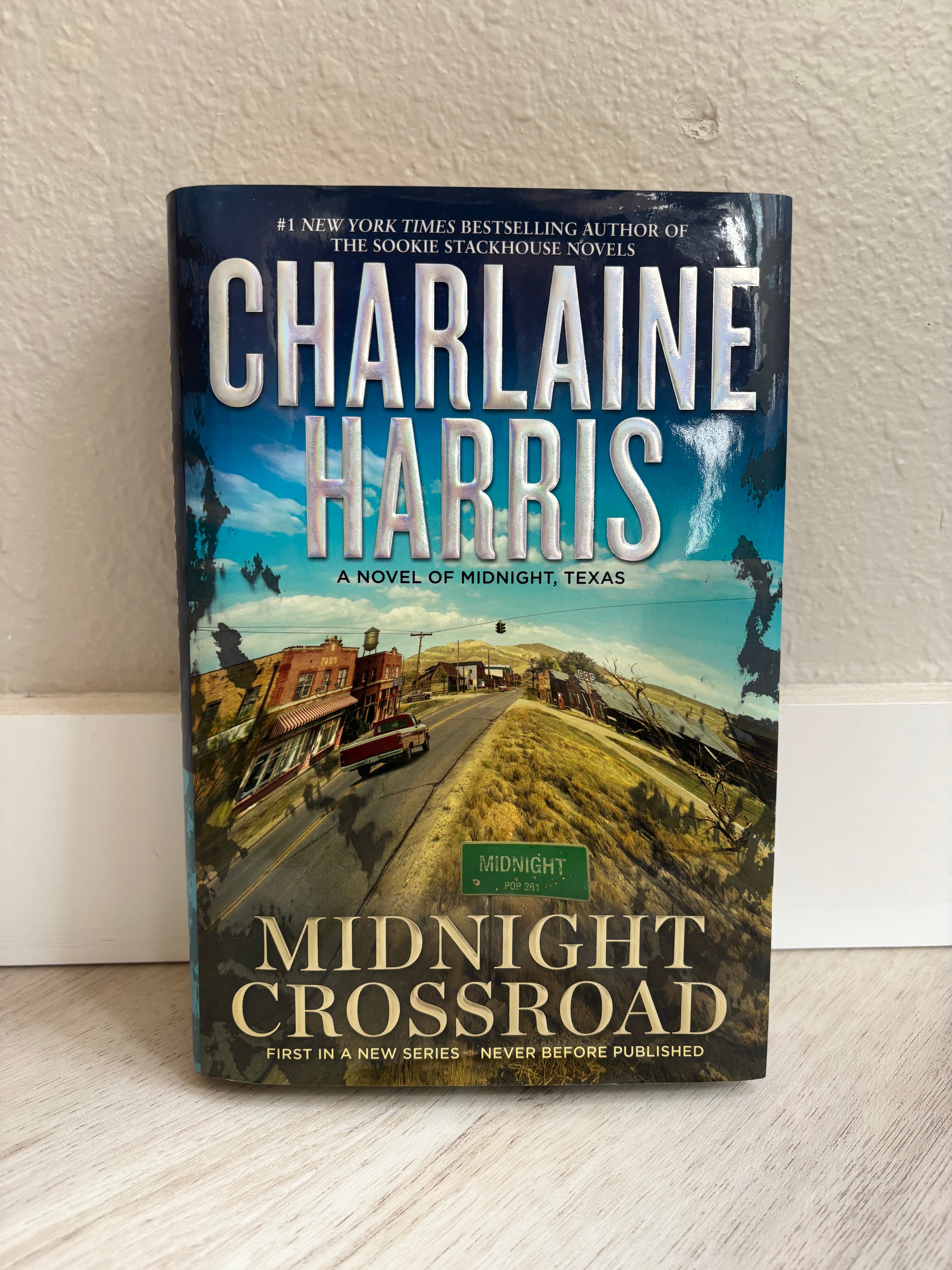 Midnight Crossroad by Charlaine Harris