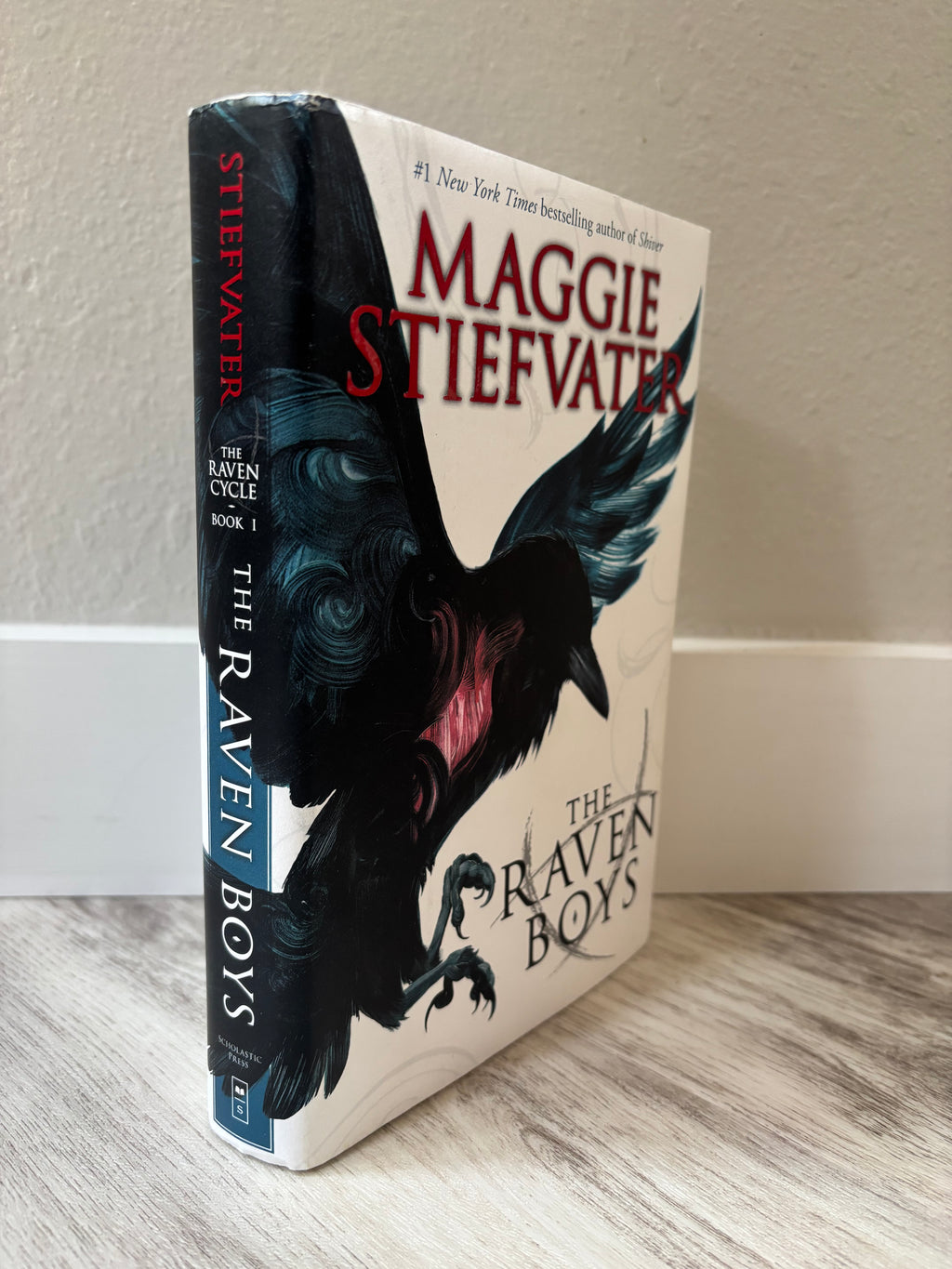 ✍️ The Raven Boys by Maggie Stiefvater